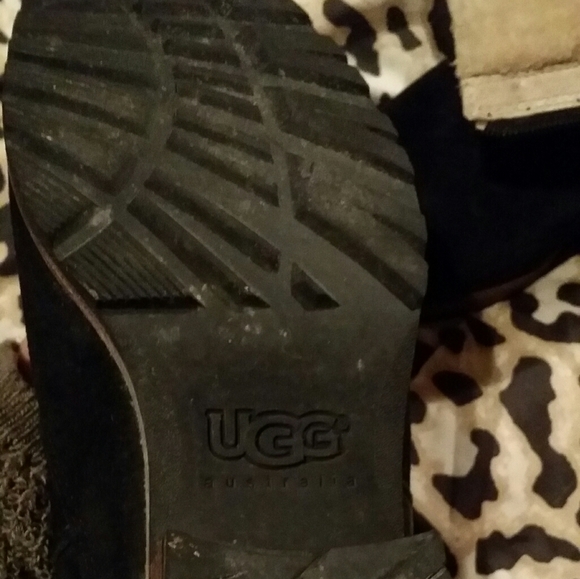 Rare Ugg suede booties - Picture 4 of 8